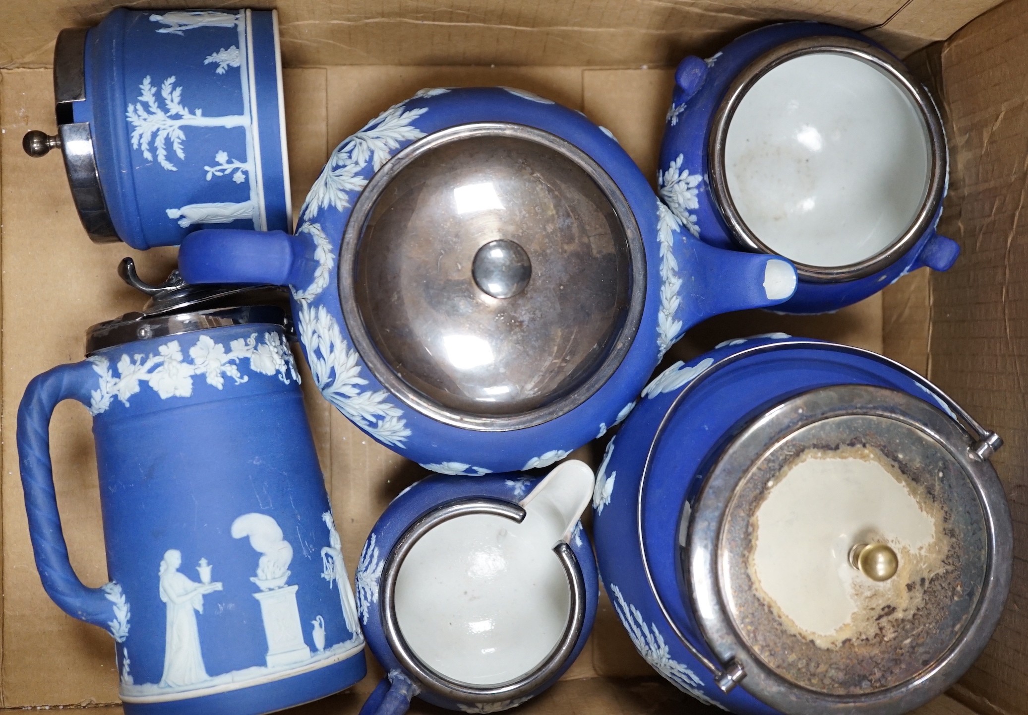 Six Wedgwood jasperware pieces